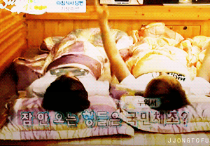 pinkijinki:  jjongtofu:  Morning exercises with Dumb &amp; Dumber  Don’t forget