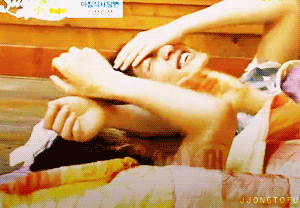 pinkijinki:  jjongtofu:  Morning exercises with Dumb &amp; Dumber  Don’t forget