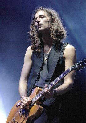 valensi-fied:  sweet juicy juice ahskslahahjs  omggggg ^^ sweet juicy juice, best