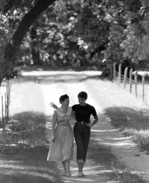 reallytrying:legrandcirque:Stan Wayman, A lesbian couple strolling through the woods after their wed