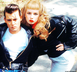  Johnny Depp and Traci Lords in Cry-Baby