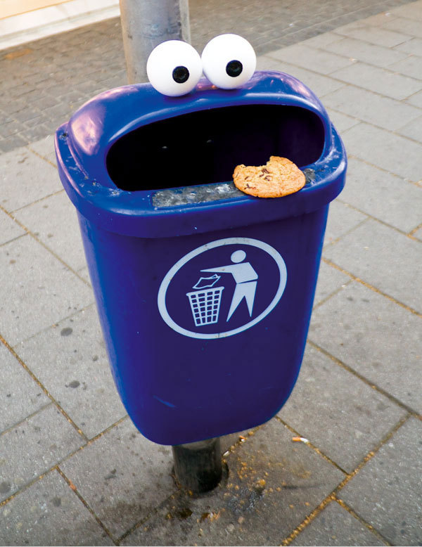 cordisre:  Googly-Eyed Street Art 