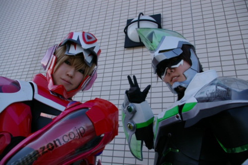 vomit-unicorns:cosplayninja:I do love armor, and this cosplay of Tiger and Bunny Barnaby by Yukiji a
