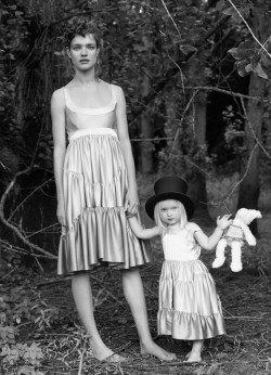 Mephobias:  Natalia Vodianova And Daughter, Neva Portman By Mario Testino For Vogue