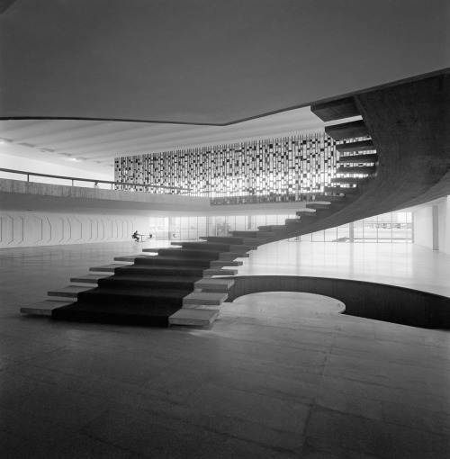 elzopilote:   Itamaraty Palace, Brasilia. Photo: Marcel Gautherot, 1967. Instituto Moreira Salles - IMS.  São Paulo, Brazil   Wuuu yeah obviously brazil is the birthplace of latinamerican architecture, those fuckers :’(  btw, does someone remember