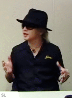 O que eu sei cantar da música "The suicide Circus", do The GazettE: