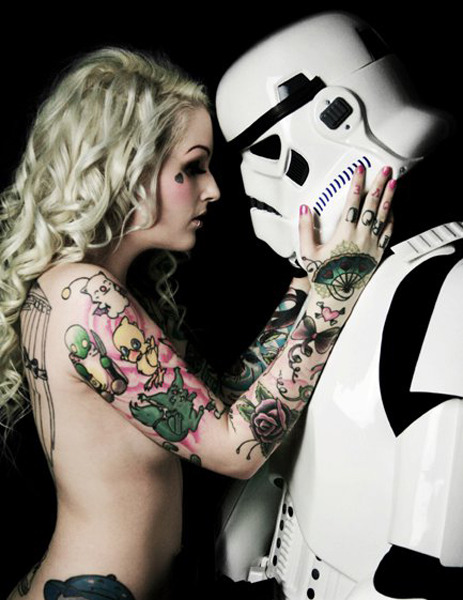 ohmygodbeautifulbitches:  Lizzi Valentine  yeah i couldnt help it&hellip; funny