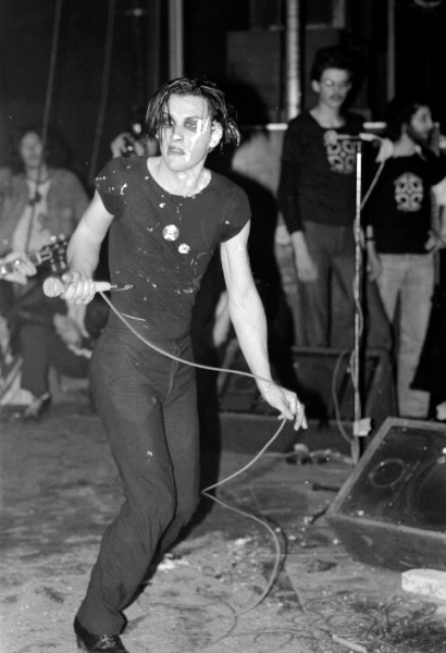 blood-in-the-teapot:via-modern:The Damned 01/01/1978All Images // © Howard GreyReblogging because sh