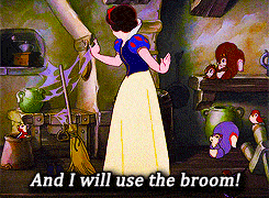 ladynorbert:   #snow white you fucking lazy ass bitch#the fucking broom is the easiest job  She’s the only one in the room with opposable thumbs, she has to use the broom.