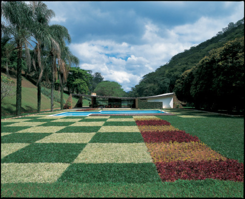 #18 residência edmundo canavelas | 1954autor: oscar niemeyer (arquitetura) e roberto burle marx (pai