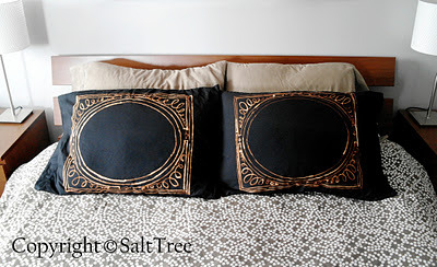 truebluemeandyou:  sweetandsimpleday:  Bleach Pen Pillow Cases. Genius.  These are