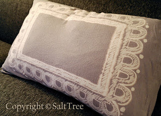 truebluemeandyou:  sweetandsimpleday:  Bleach Pen Pillow Cases. Genius.  These are