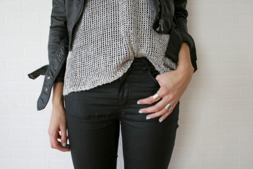 dor-o:  fashion—n:  more black and white fashion here  