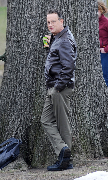 pocketsfullofpearls:  swashbucklingwanderers:   Tom Hanks: A Day at the Park  wait,