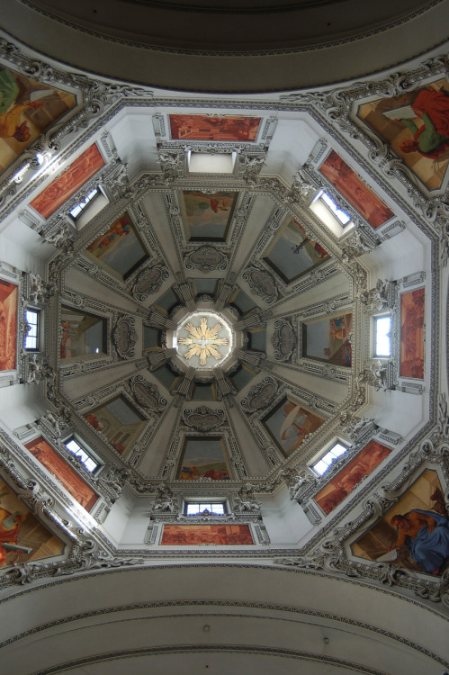 Domkirche den Heiligen Rupert und Virgil, Salzburg, internal view of the dome, project by Santino So