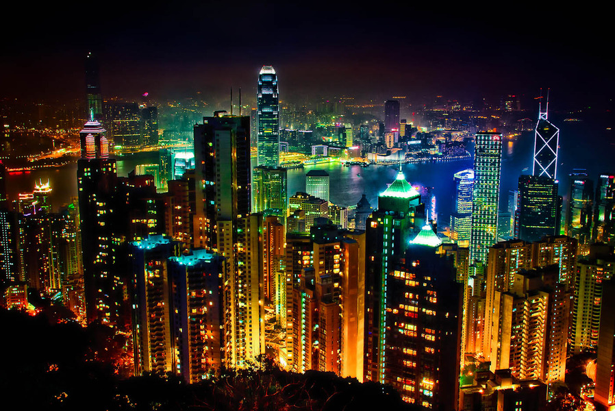 escapizm:  The One Million Of Colors City | Gregorio Izqiuerdo 