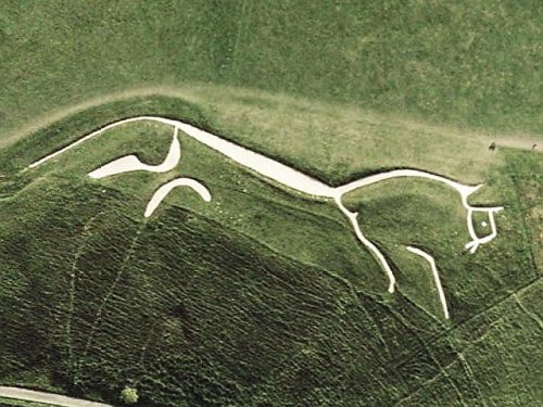 aeshnacyanea2000: fuckyeahvikingsandcelts: Uffington White Horse It had been carved in the turf back