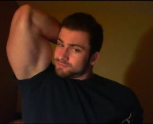 furrycubkc:  Oh Fuck - Nice BIG Arm!! 