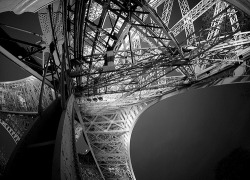 black-and-white:  Tour Eiffel (II) (by manuela.martin)