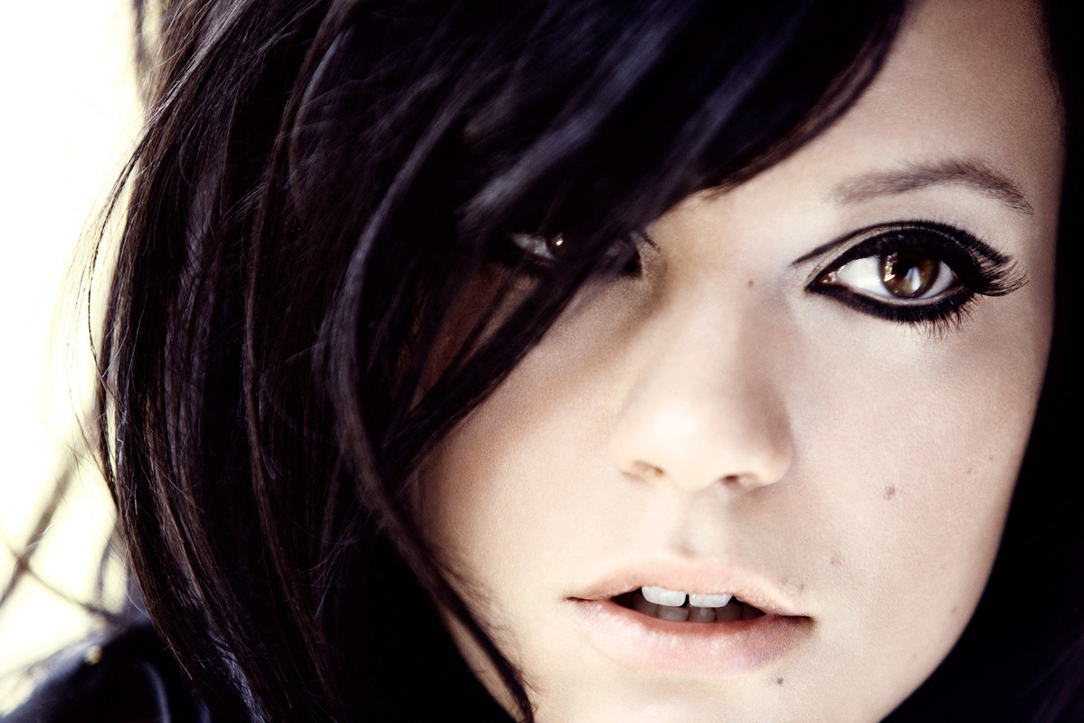 powderdoom:  Lily Allen. Makeup by Lisa Eldridge. Absolutely in love with this look,