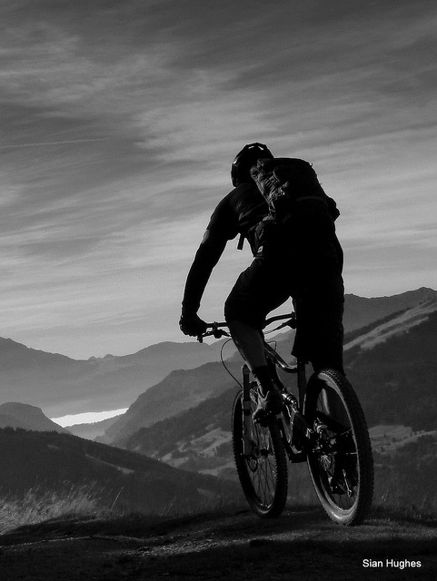 fuckyeahmountainbiking:  Super Morzine and the Stingers (8) by Carl and Sian on Flickr.