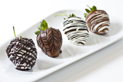 Gawd how I ahdore chocolate covered strawberries.