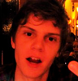 robertopattinson-blog:  9 favorite pics of Evan Peters 