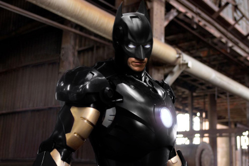 testosterone-saurus-rex:the-awesomer:IronBatMan(costume concept by EyeofSauron)HNNNNG COSTUMEGASMIf 