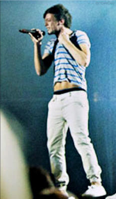 one-directioning:  zaaaayn:  domeharrystyles:  infection4onedirection:  louisandthecarrotfactory:  khalitza: infection4onedirection:  Oh, just kill me now  i see his abdominal line oh my.  I CAN SEE EVERYTHING  I CAN’T SEE ENOUGH.  omg lou give me your