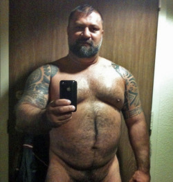 obscenitiesandotherthings:  iPhone daddy