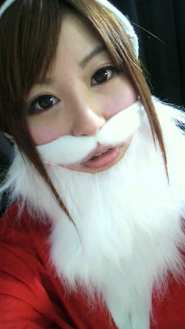 こんな感じのサンタさんが居るんじゃない？ RT @ZEROPASS: @coco3n サンタクロースって存在しますか？&hellip; on Twitpic