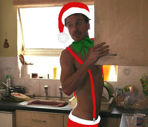 dontbesillyo: narkeza22: Woo Christmas Fassbender dammit! i tried so hard not to laugh but it came o