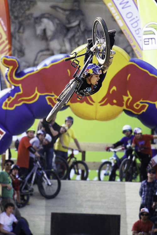 kiltromaldito: bikemad:  fucking love this guy  CTM