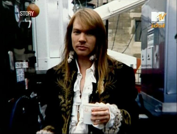 pinkcloudturnedtogrey:  On the set of “November Rain” 