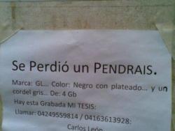 Thetemperamentalgoat:  Se Perdio Un Pendrais.marca Gl…Color Negro Con Plateado