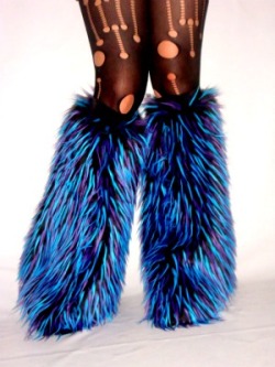 edm4thesoul:  i want these fluffies!! they glow in the dark!  