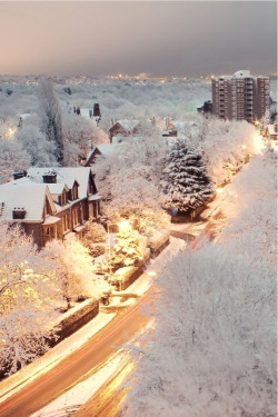 bluepueblo:  Snowy Dusk, London, England