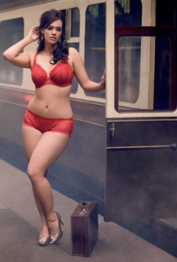 curveappeal:   Laura Wells for Elomi 36E