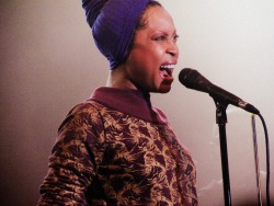 innerexpression:  Erykah Badu in concert,