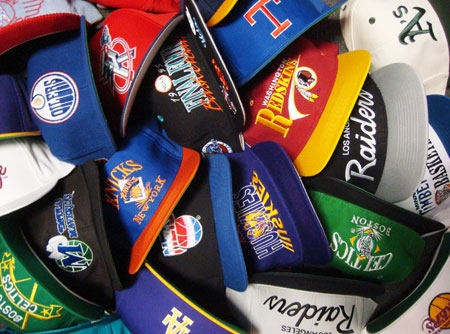 barbiebitchezz-aandd:  Snapbacks Snapbacks Snapbacks.