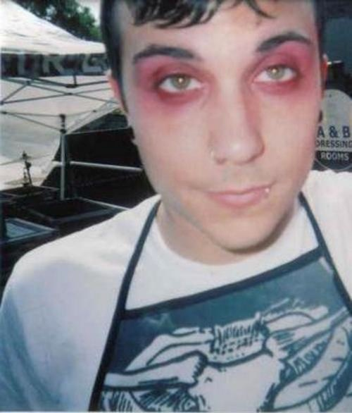 scaby:  gur0tesuku:  mikeyhutcherson:  benzenedoll:      Imagine being in mcr’s