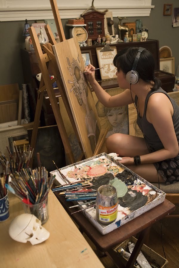 fer1972:  Audrey Kawasaki in action. Because sometimes is good to see the artists