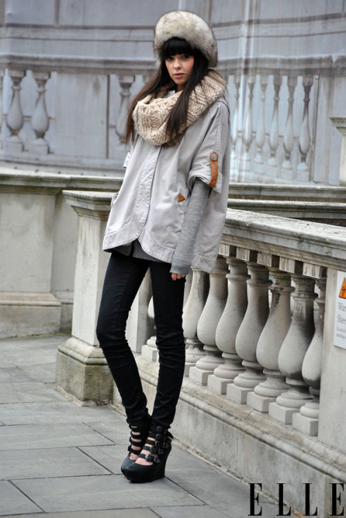 elle: Street Chic: London Top off your layered look with a heavy-duty fur hat. Photo: Melanie Galea