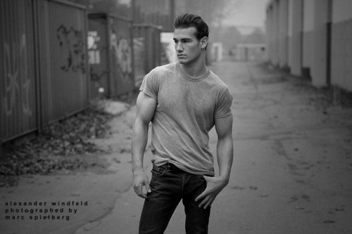 officialguysidfuck:  jacked 