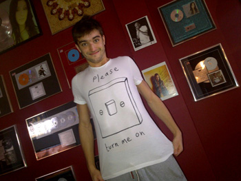 astr00naut:  I really want this t shirt! 