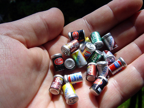 of-rice-and-zen:  huggersgonnahug:  mini-soda  giant-hand 