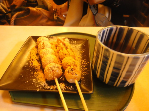 the-places:Macha (green tea) soba and kinako mochi dango in Kyoto. 