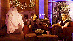 quellary-deactivated20150628:  Dylan McDermott gets scared on Ellen. 