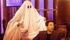 quellary-deactivated20150628:  Dylan McDermott gets scared on Ellen. 