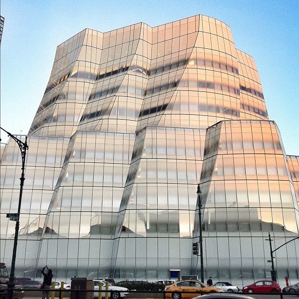 #IAC building by #FrankGehry #newyork #architecture #archdaily #building_buddy #photooftheday (Taken with Instagram at IAC)